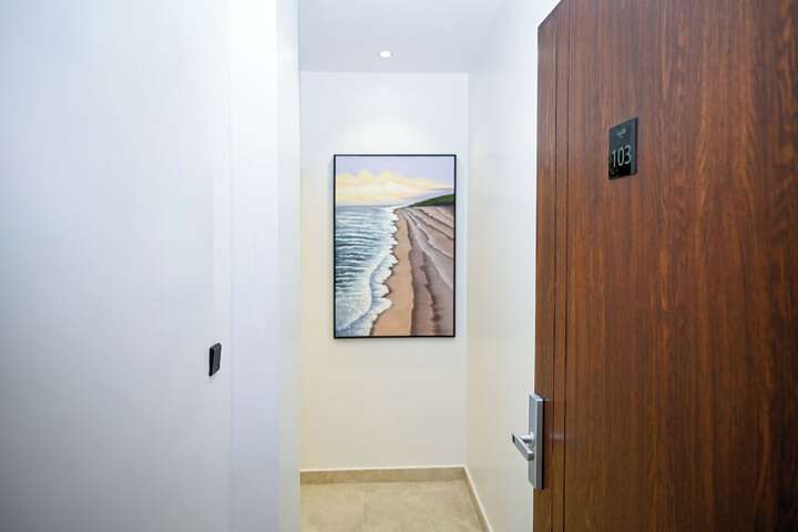 Room 25 of 32