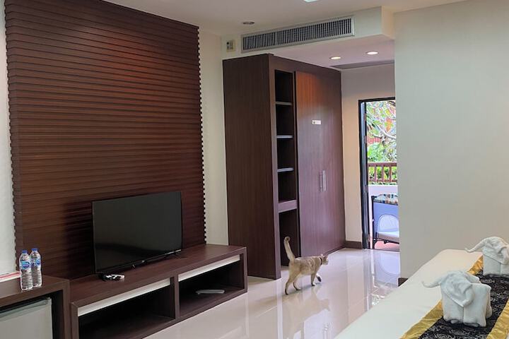 Room 6 of 54