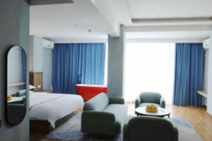 Room 15 of 17
