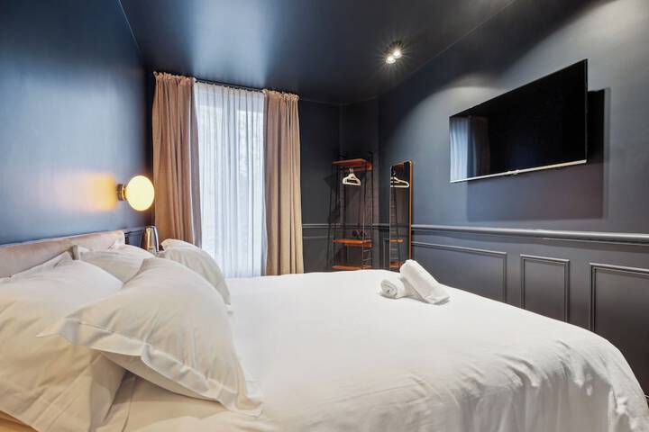 Room 7 of 14