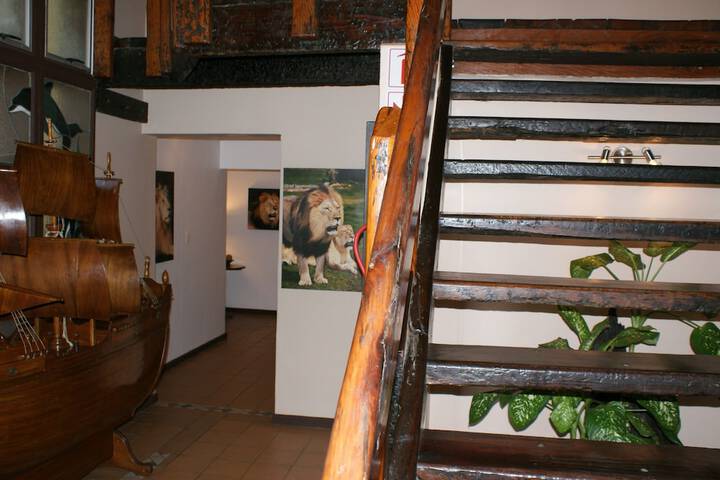 Hotel 2 of 143