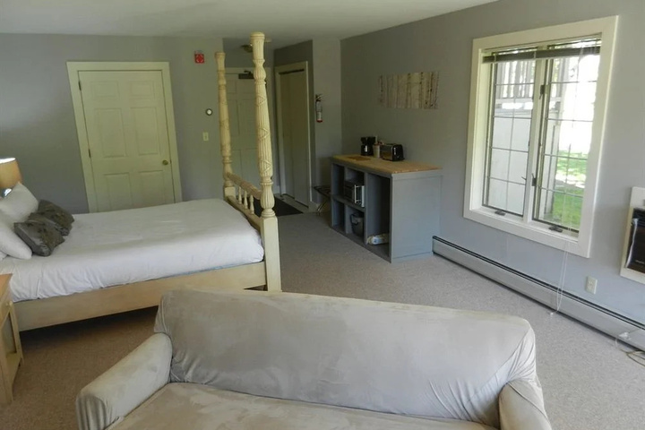 Room 2 of 17
