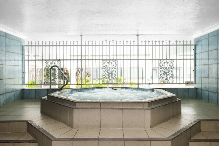 Hotel with Pool