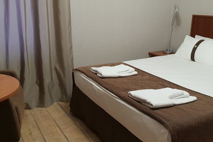 Room 10 of 38