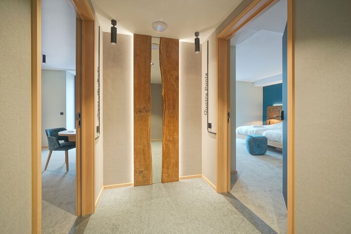 Room 22 of 37