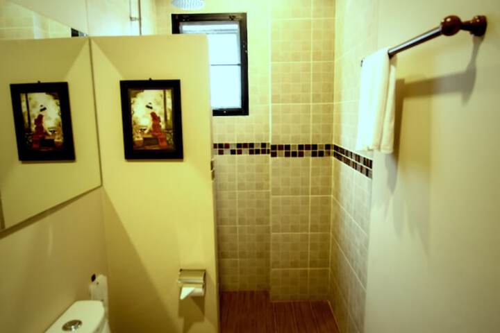 Room 18 of 38