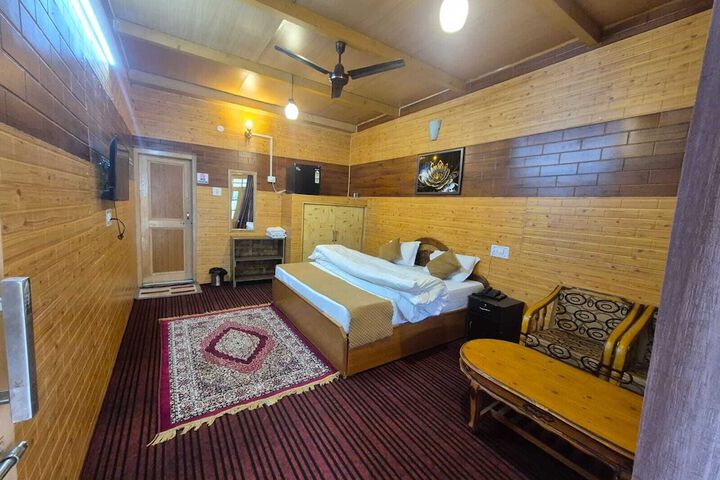 Room 10 of 67