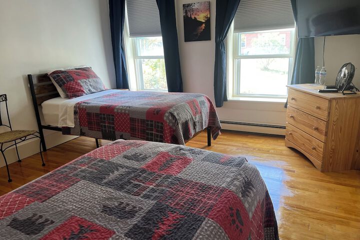 Room 6 of 103