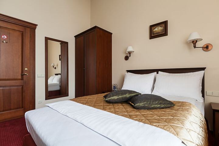 Room 10 of 47