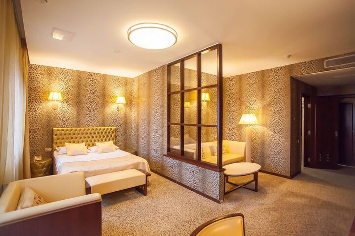 Room 9 of 75