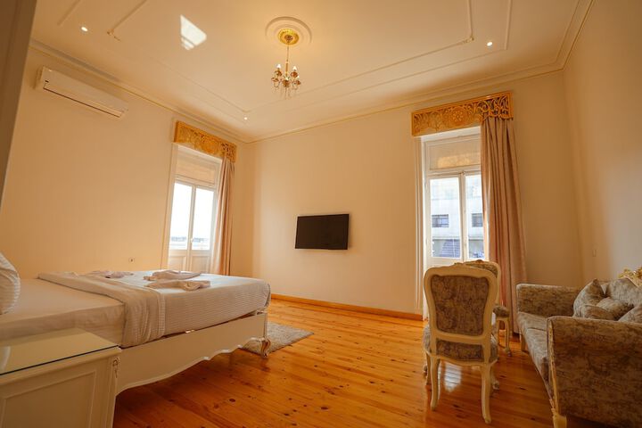Room 32 of 82