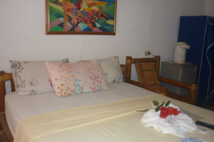 Room 13 of 28