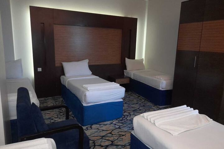 Room 26 of 33
