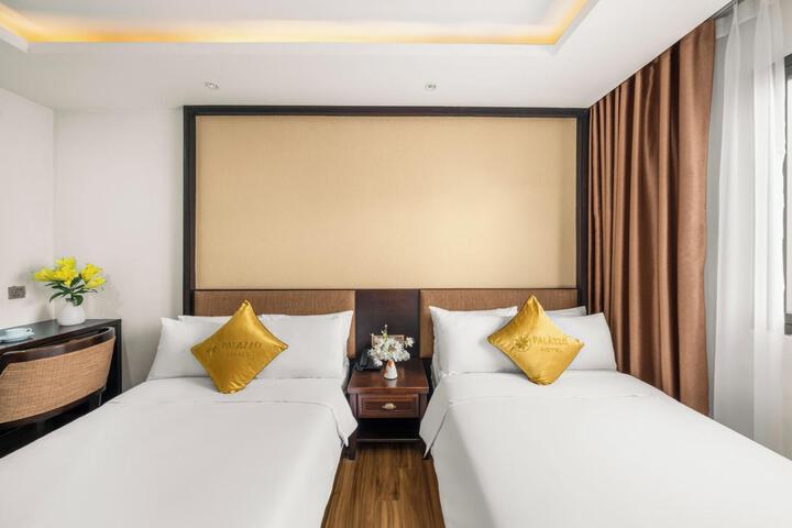 Room 102 of 112