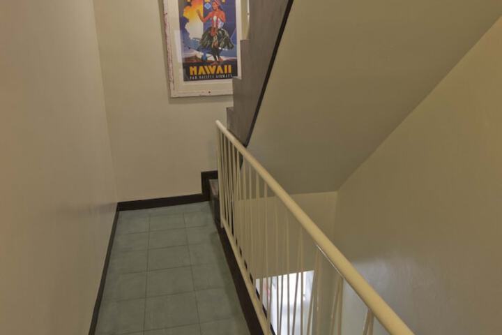 Room 6 of 34