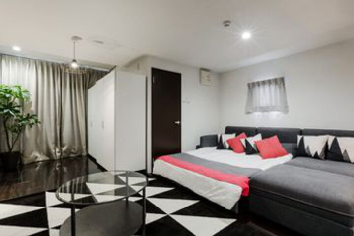 Room 86 of 182