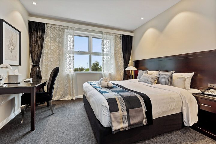 Room 14 of 36