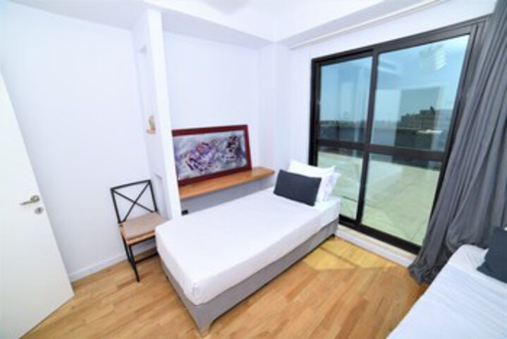 Room 12 of 29
