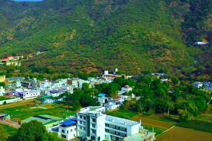 HOTEL TRIPLE SEVEN Pushkar - a Beautiful Resort Nested in Natures Lap