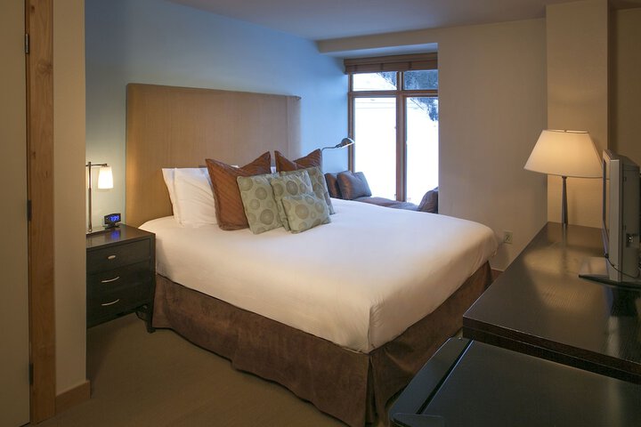 Room 5 of 65