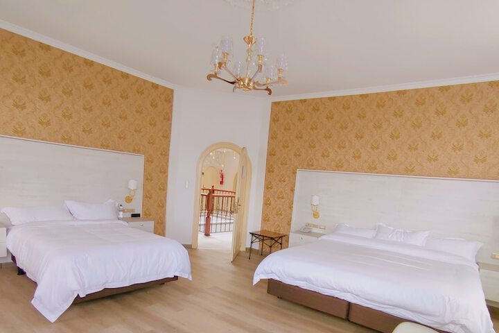 Room 30 of 90