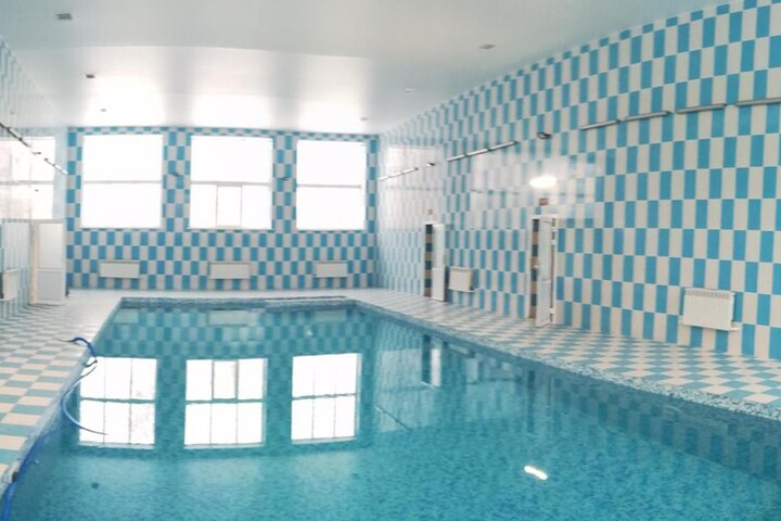 Pools & Facilities