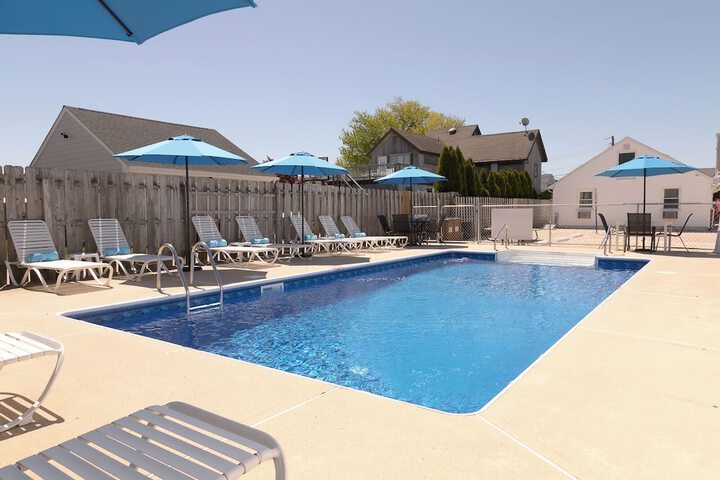 Pool 15 of 16