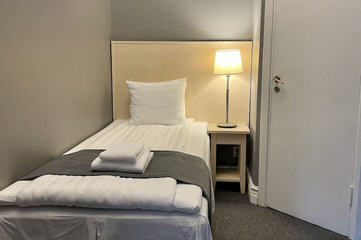 Room 20 of 144