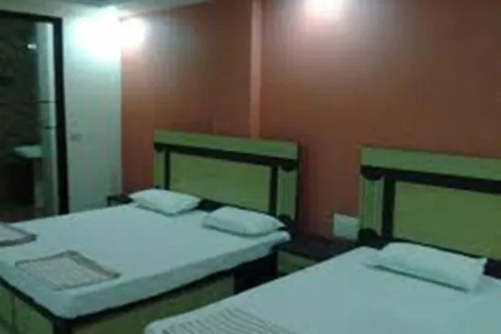 Room 4 of 9