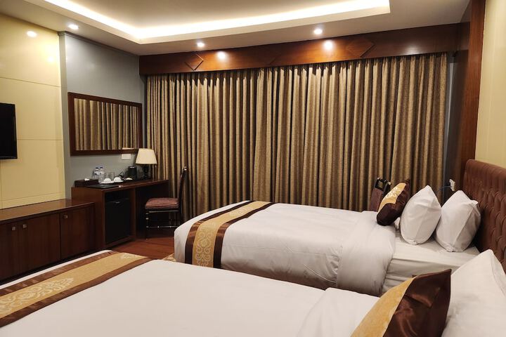 Room 12 of 43