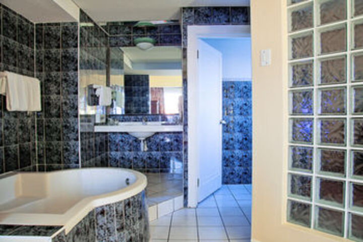 Room 3 of 22