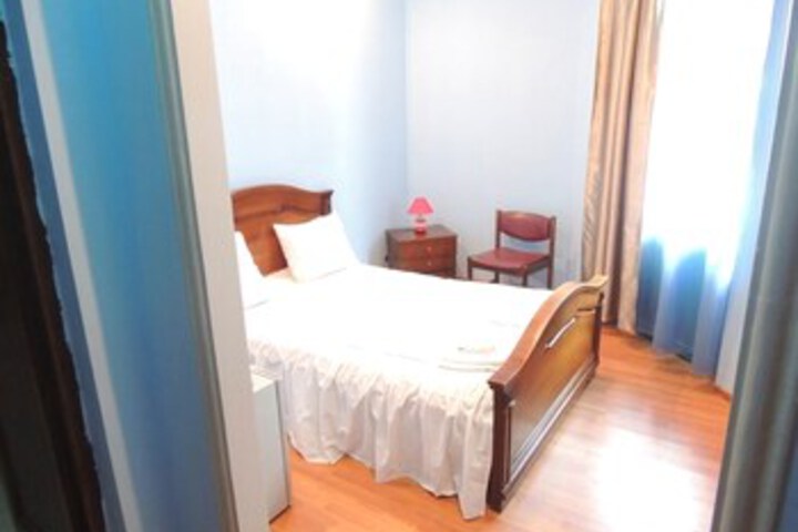 Room 33 of 42