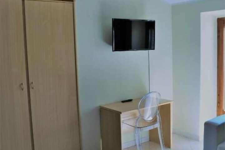 Room 14 of 19