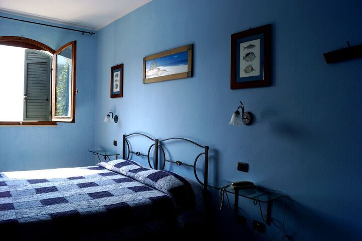 Room 4 of 41