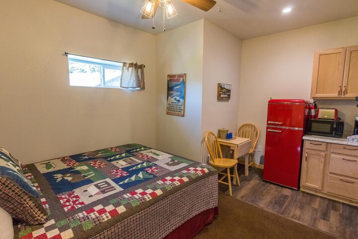 Room 3 of 49
