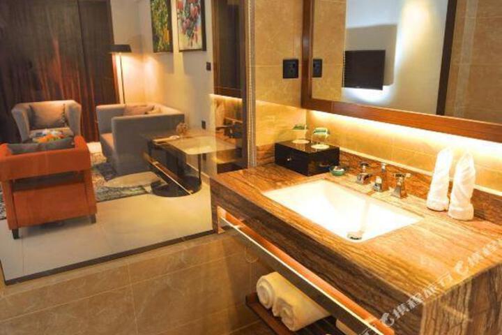 Haikou Manyue Hot Spring Hotel (Hainan University Branch)