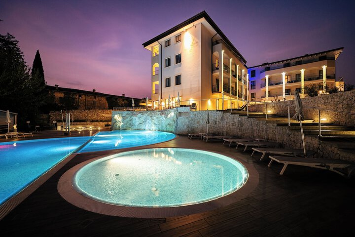 Hotel 174 of 176