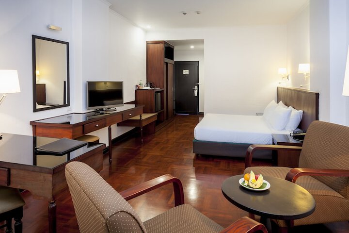 Room 20 of 106