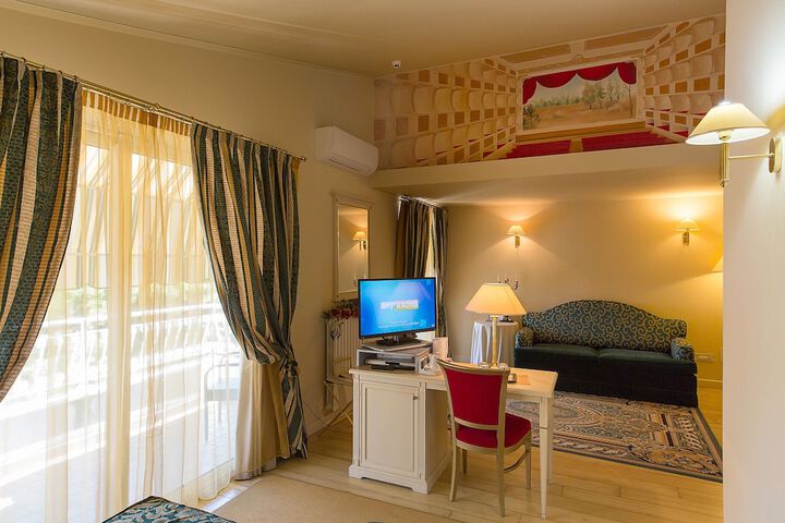 Room 45 of 99