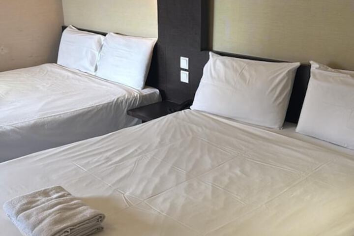Room 3 of 14