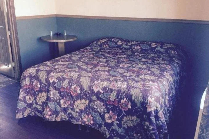 Room 4 of 15