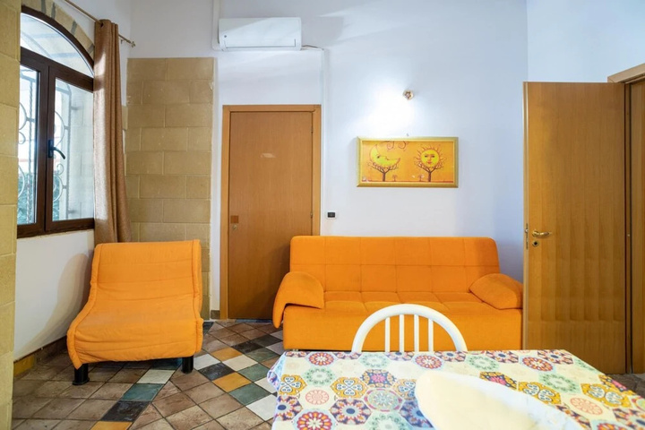 Room 3 of 8