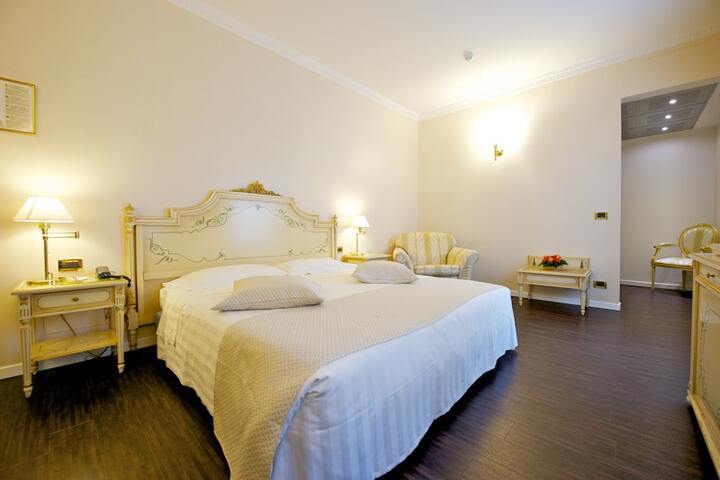 Room 42 of 89
