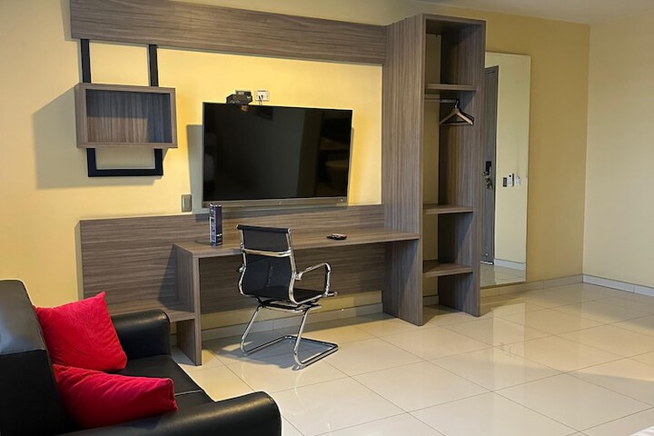 Room 16 of 37