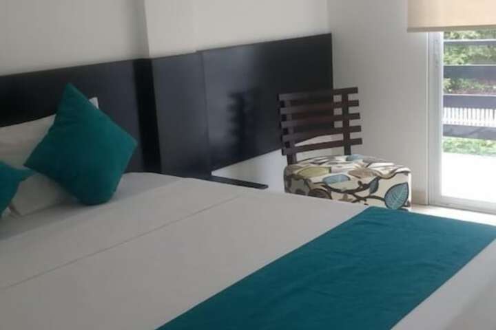 Room 9 of 39