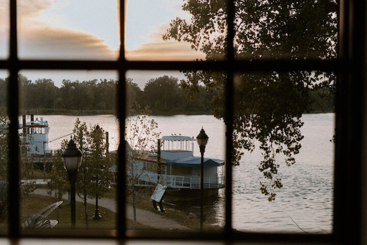 Hotel Exterior 27 of 27