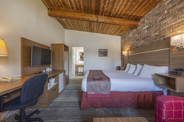 Room 6 of 46