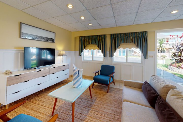Room 42 of 85
