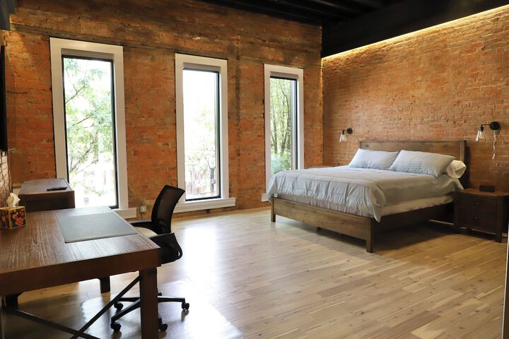 Room 4 of 15