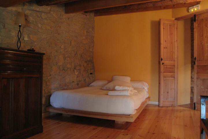 Room 4 of 25